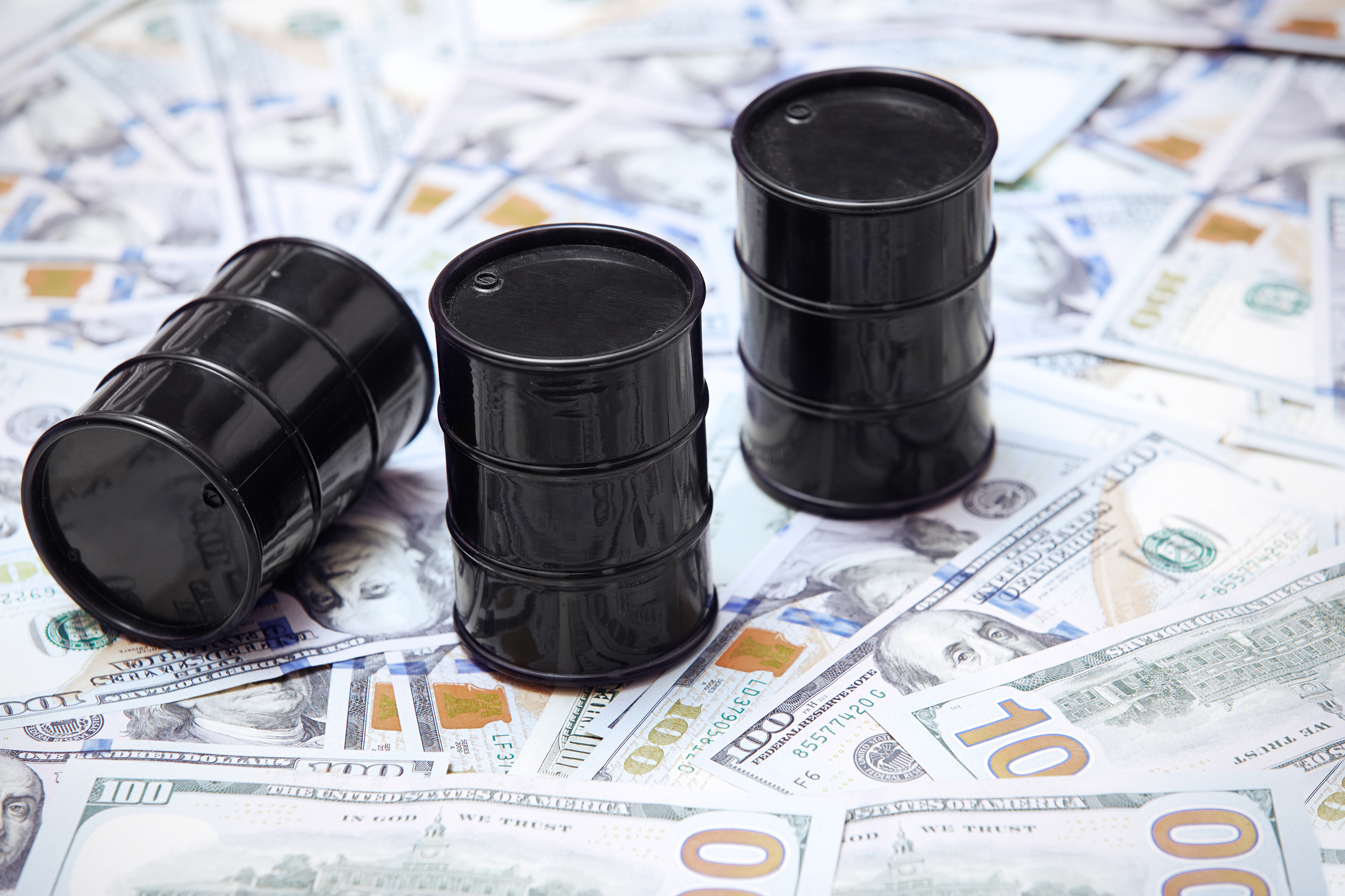 How Oil Shapes Everything: From Inflation to Tech Valuations
